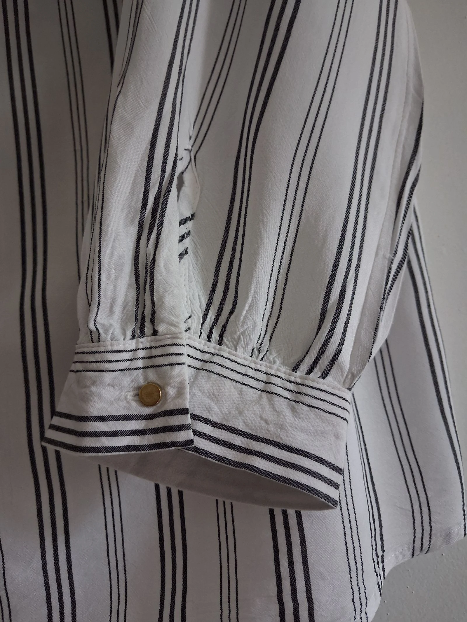 Chemise Kiabi curvy blanche rayée légère – photo 4